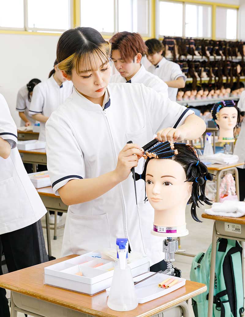 山野美容専門学校 [美容の専門学校をお探しの方] -| 美容専門学校はYAMANO
